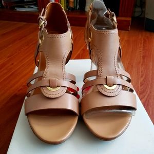 Naturalizer tan heels